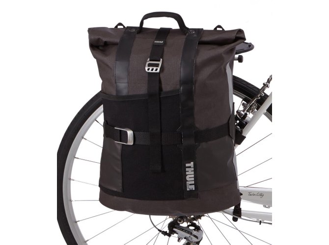 Biking backpack Thule Pack ’n Pedal Commuter Pannier (Black) 670x500 - Фото 4