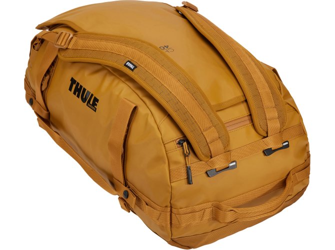 Thule Chasm Duffel 40L (Golden) 670x500 - Фото 10
