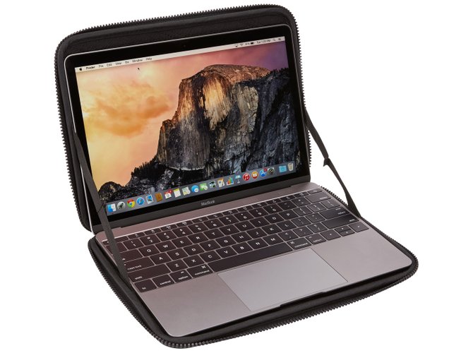 Чохол Thule Gauntlet MacBook Sleeve 12" (Black) 670x500 - Фото 5