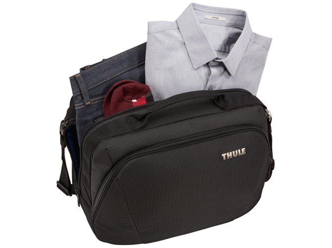 Thule Crossover 2 Boarding Bag (Black) 670x500 - Фото 6
