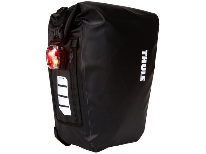 Велосипедна сумка Thule Shield Pannier 17L (Black) 670x500 - Фото 6