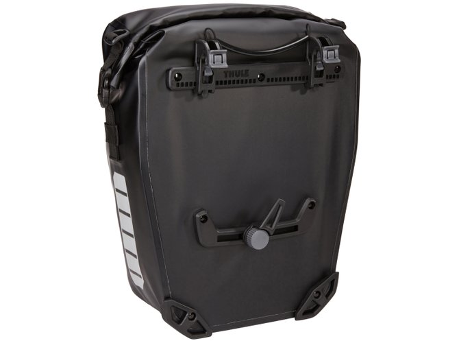 Biking backpack Thule Shield Pannier 17L (Black) 670x500 - Фото 7