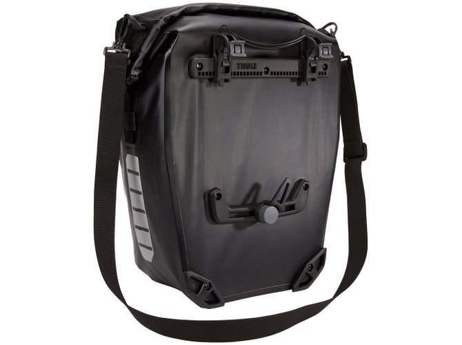 Велосипедні сумки Thule Shield Pannier 25L (Black) 670x500 - Фото 5