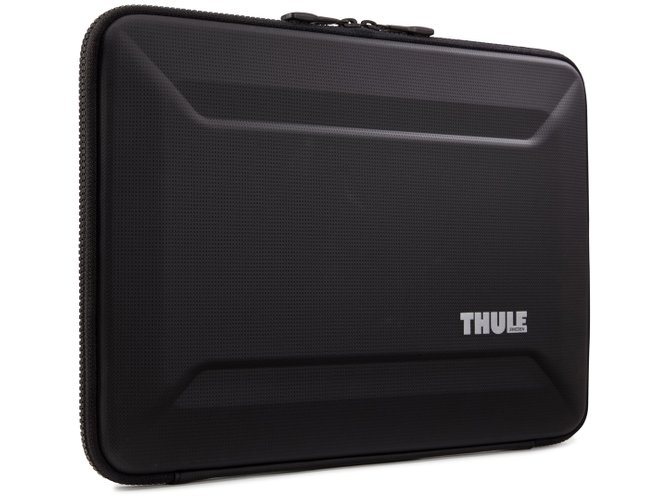 Thule Gauntlet MacBook Pro Sleeve 16" (Black) 670x500 - Фото