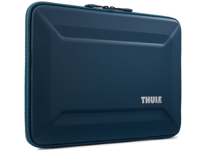 Thule Gauntlet MacBook Pro Sleeve 16" (Blue) 670x500 - Фото