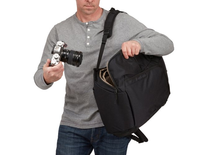 Рюкзак Thule Covert DSLR Backpack 24L (Black) 670x500 - Фото 4