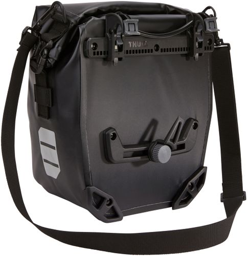 Велосипедные сумки Thule Shield Pannier 13L (Black) 670:500 - Фото 6