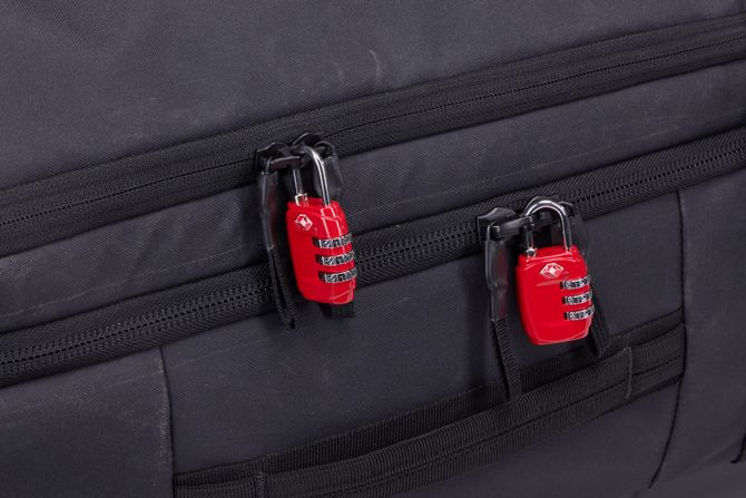 Thule Aion Wheeled Duffel 70cm (Black) 3205226 670:500 - Фото 10