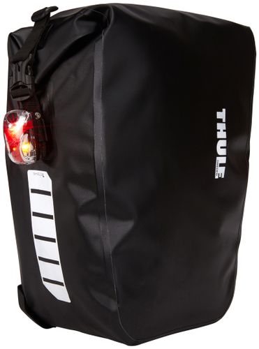 Велосипедні сумки Thule Shield Pannier 25L (2 шт)(Black) 3204209 670:500 - Фото 4