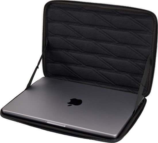 Thule Gauntlet 4 MacBook 14" Sleeve (Black) 3204902 670:500 - Фото 4
