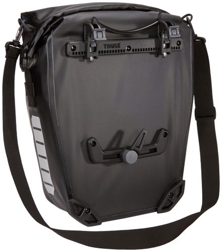 Велосипедна сумка Thule Shield Pannier 17L (Black) 670:500 - Фото 8