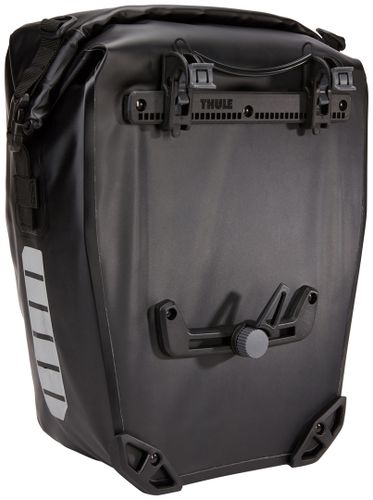Велосипедні сумки Thule Shield Pannier 25L (2 шт)(Black) 3204209 670:500 - Фото 5