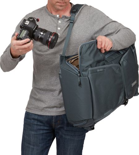 Рюкзак Thule Covert DSLR Rolltop Backpack 32L (Dark Slate) 670:500 - Фото 4
