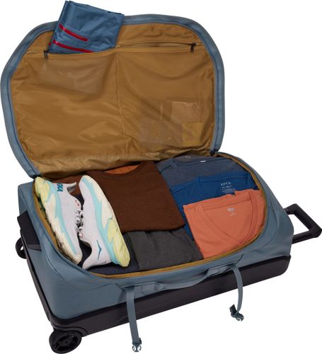 Thule Chasm Rolling Duffel (Pond) 3204988 670:500 - Фото 5