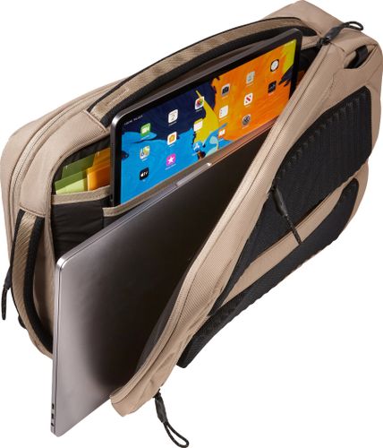 Рюкзак-Наплечная сумка Thule Paramount Convertible Laptop Bag (Timer Wolf) 670:500 - Фото 4